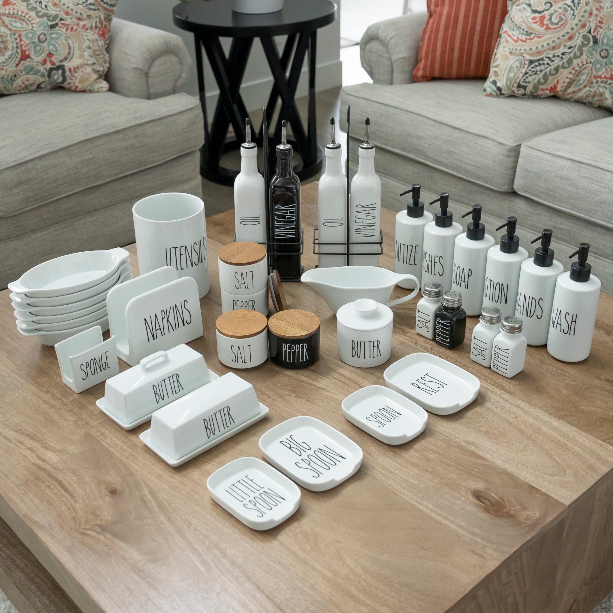 The Timeless Appeal of Porcelain: Why It's a Must-Have for Your Farmhouse Kitchen (2025)